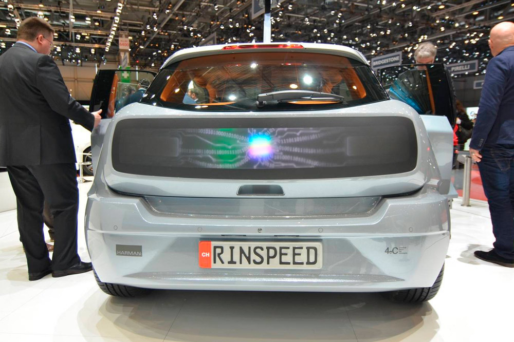 Показаха автомобил от бъдещето в Женева (СНИМКИ)