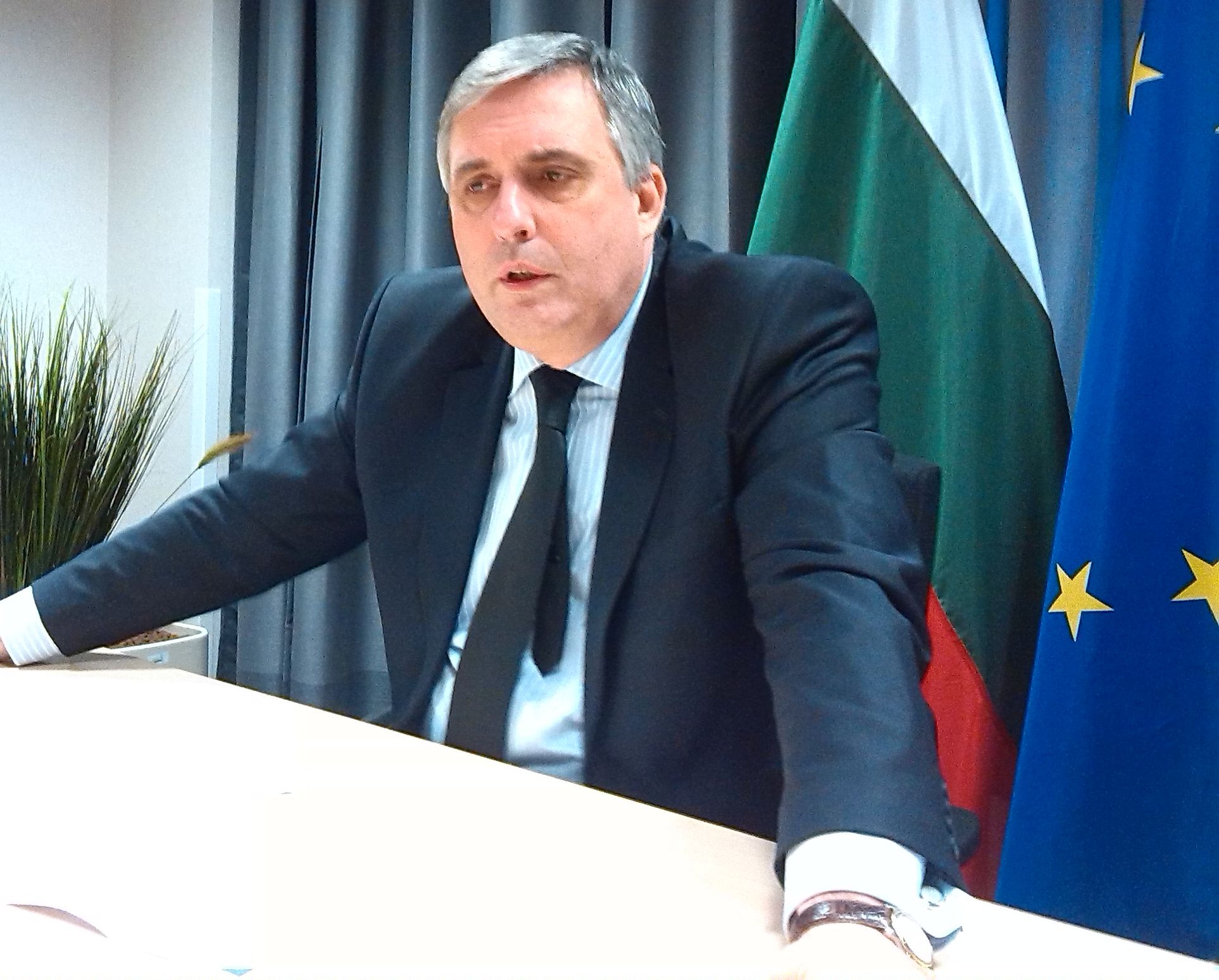 Калфин каза какво ще се случи с всеки българин, след като България застана начело на ЕС