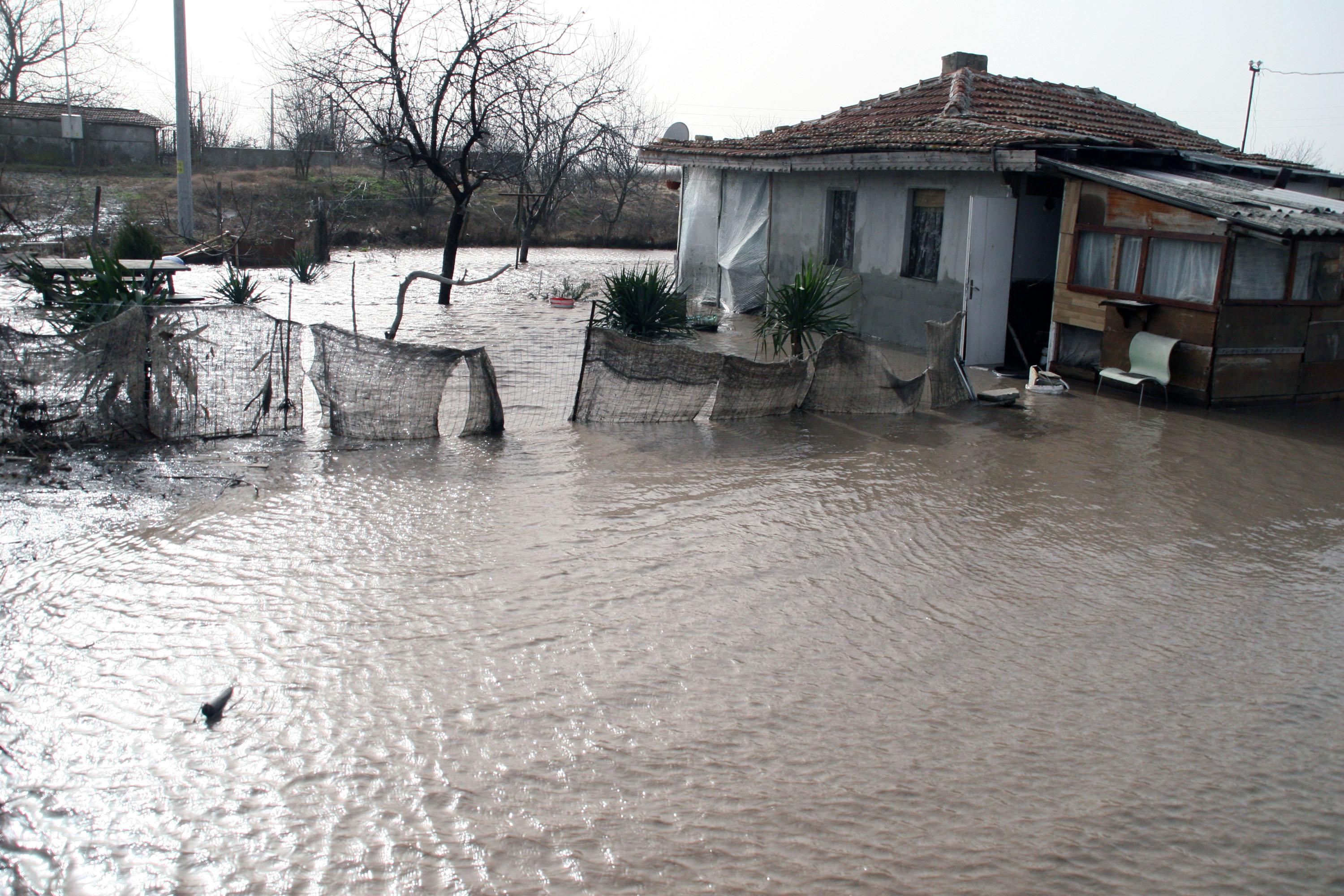 Екоминистерството предупреди: Опасност от внезапни наводнения!