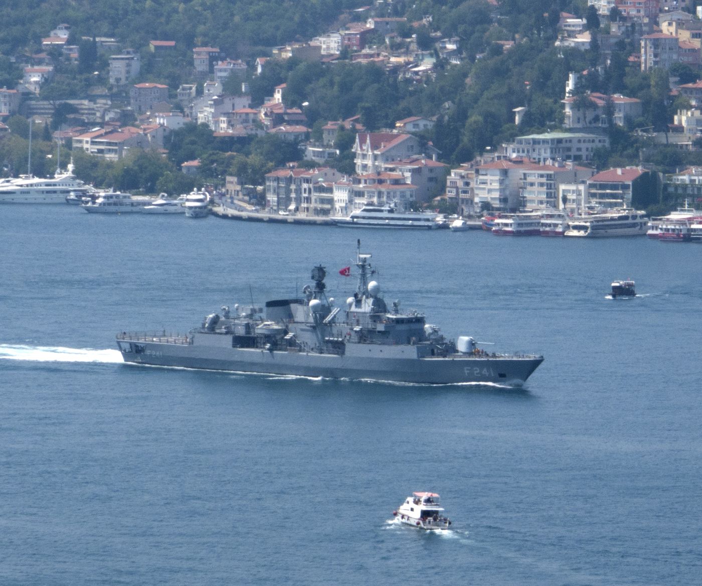 Полски медии: Руски изтребители пак са взели на прицел кораби на НАТО в Черно море