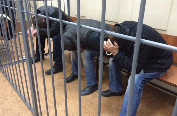 Първи снимки в съда на задържаните за убийството на Немцов