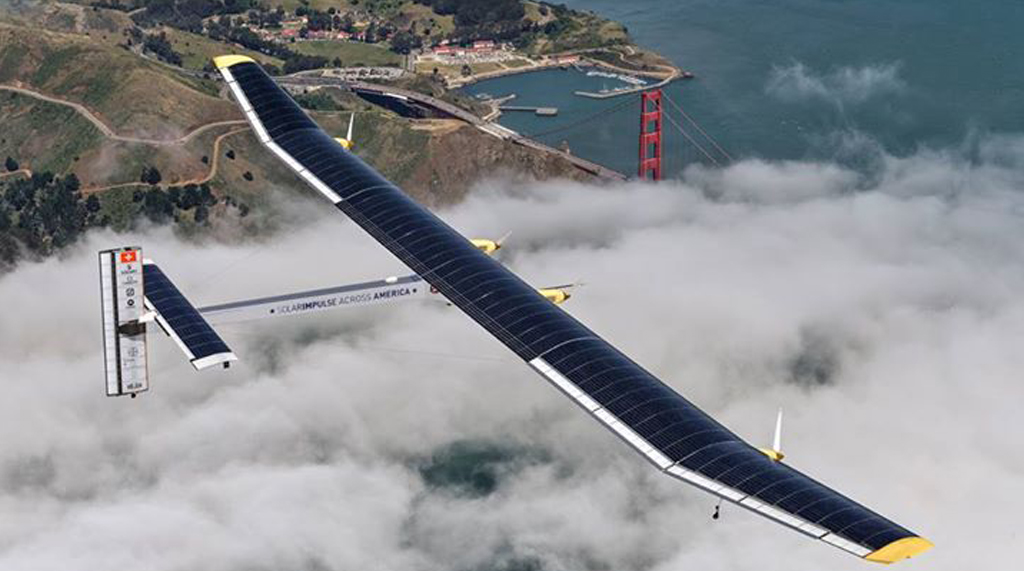Самолет на слънчеви батерии ще обиколи света (ВИДЕО)