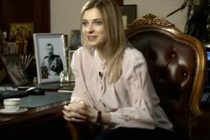Загадъчната хубава прокурорка на Крим проговори (ФИЛМ)
