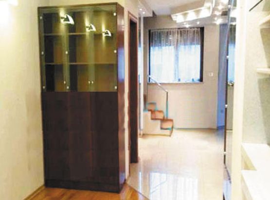 Банкерската фамилия Пендеви продава за 180 000 евро най-скъпия апартамент в Благоевград