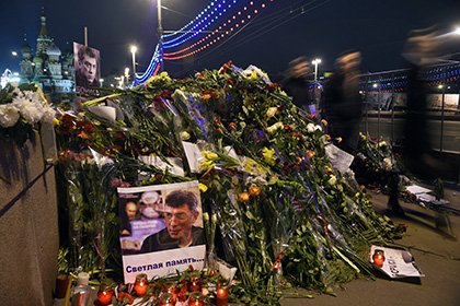 Следователи: Немцов е застрелян поради ненавист   