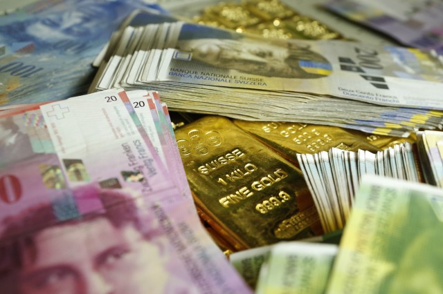 Ди Велт: Гръцкото правителство се прави че не знае за 800 милиарда необложени гръцки пари в Швейцария