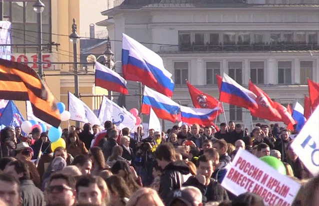 НА ЖИВО В БЛИЦ: Путин и 100 000 московчани празнуват 1 година от Крим в Русия