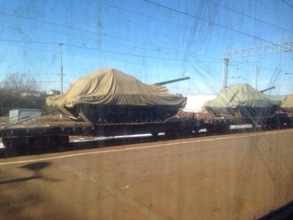 Първи снимки на най-новите секретни руски танкове Т-14 „Армата” (ВИДЕО)