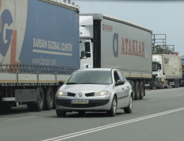 Разрешителните за превози до Сърбия отпадат