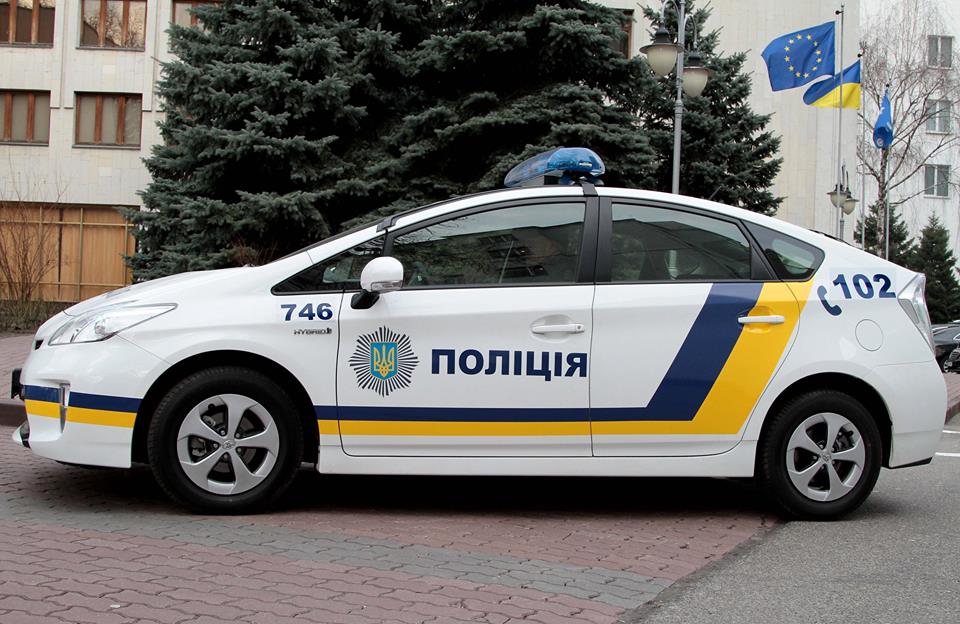 Полицията в Украйна ребрандира колите си (СНИМКИ)