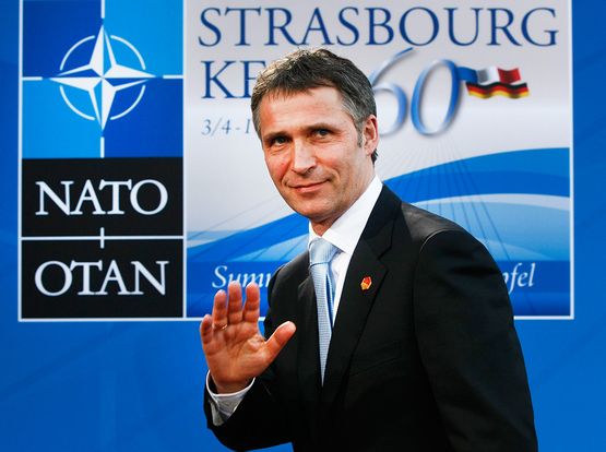 Столтенберг: НАТО не се разширява на Изток, държавите сами желаят да се присъединят към Алианса