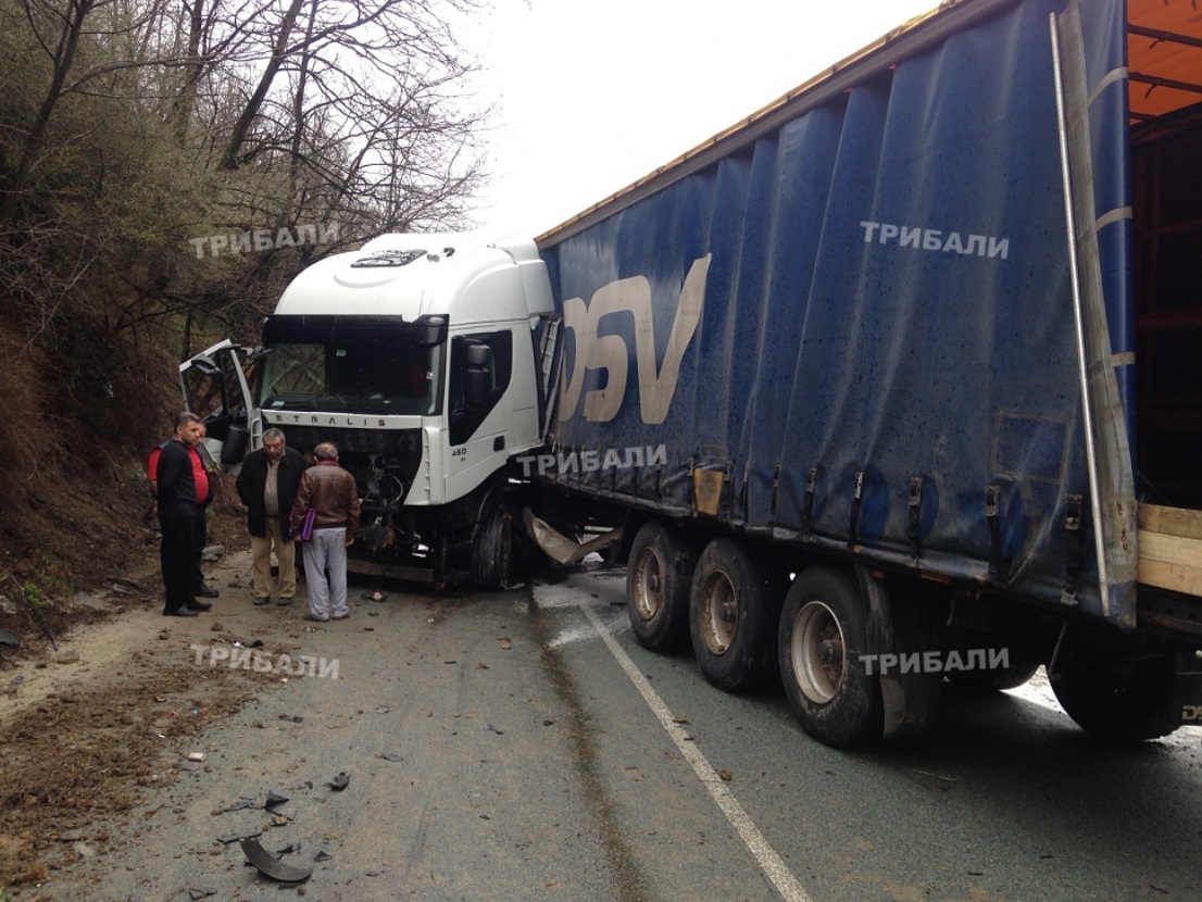 Зверска катастрофа затвори Е79 между Мездра и Ботевград 