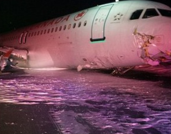 Оцелели от кошмара с А320 в Халифакс: Двигателят буботеше странно, едното крило се строши със страшен гърмеж