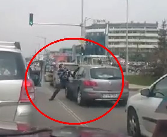 Як бой на светофар в столичния квартал „Младост” (ВИДЕО)