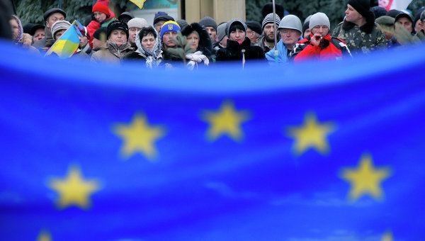 Сорос: Украйна балансира на края на пропастта, а на ЕС му е все едно