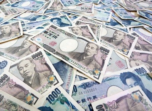 Японците кътат над 300 млрд. долара под дюшека