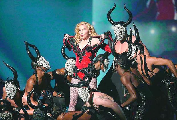 Мадона подготвя пикантни мемоари