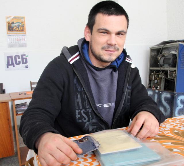 Абсурд: Българин живее 23 години с неизяснено гражданство