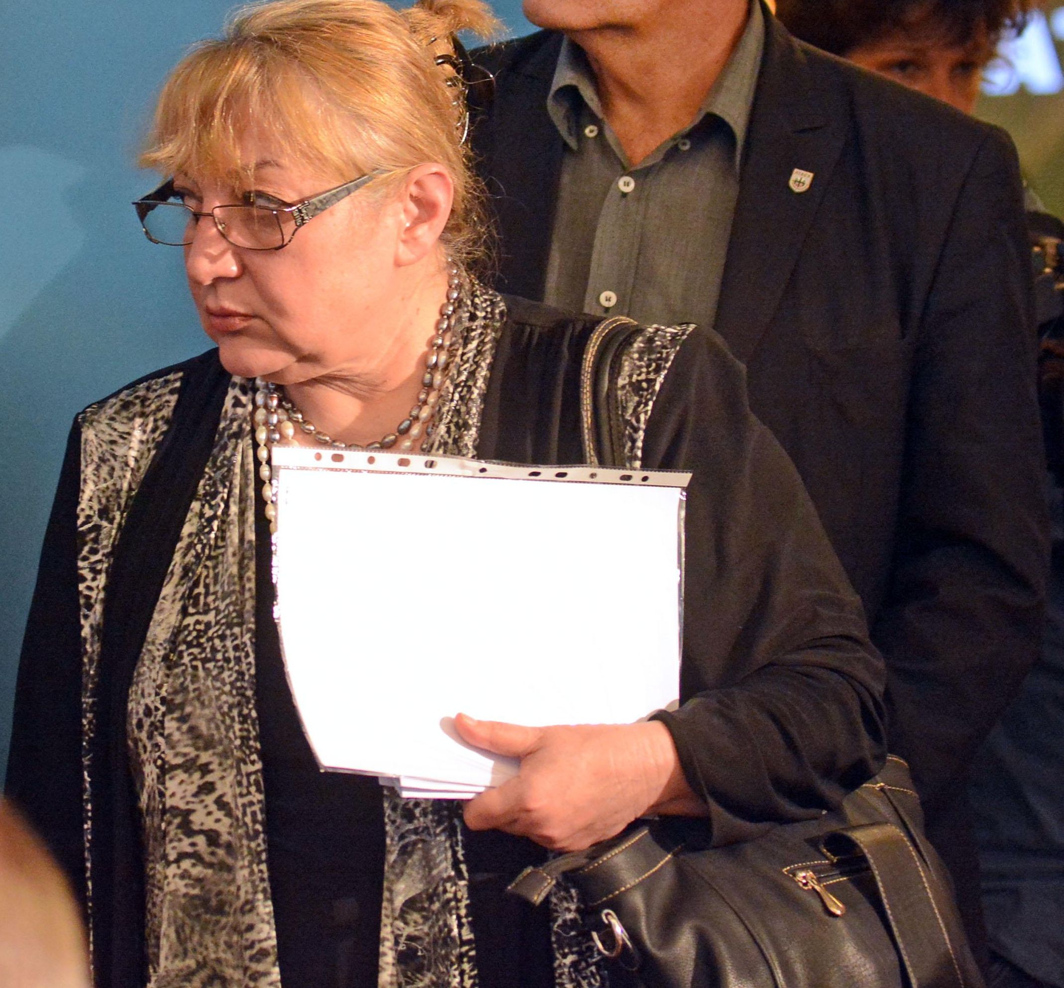 Депутатката Магдалена Ташева заподозря замитане на контрабанда чрез взрива в Иганово 
