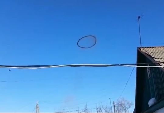 Загадъчен пръстен се появи в небето над Казахстан (ВИДЕО)