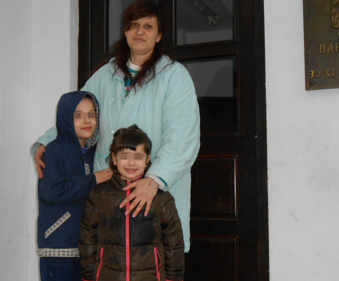 Преди Великден: Свещеник гони вдовица с две деца от църковен приют