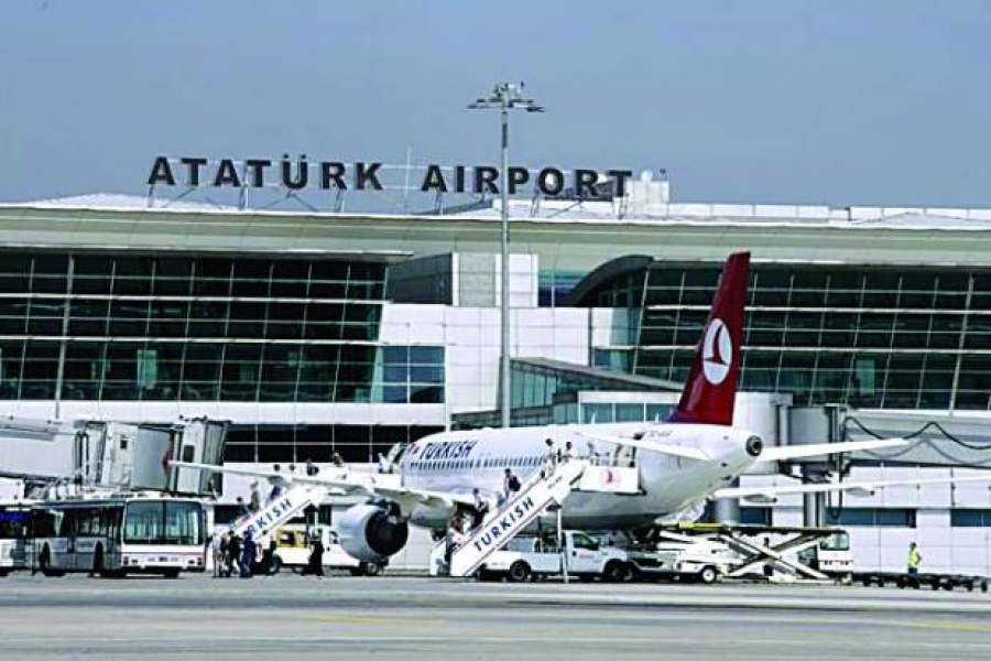 Извънредна ситуация на турското летище „Ататюрк“ (ВИДЕО)