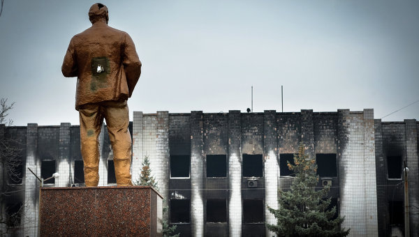 WSJ: Забраната на съветските символи преди 9 май още повече разедини Украйна (ВИДЕО)