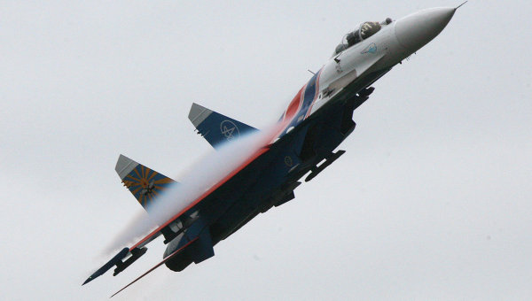 Пентагонът: Руски Су-27 профуча на нищожните 6 метра от наш разузнавателен самолет! 