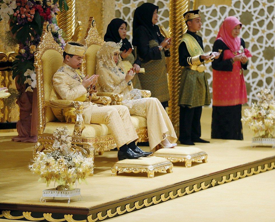 Султанът на Бруней ожени син в невиждан разкош (СНИМКИ/ВИДЕО) 