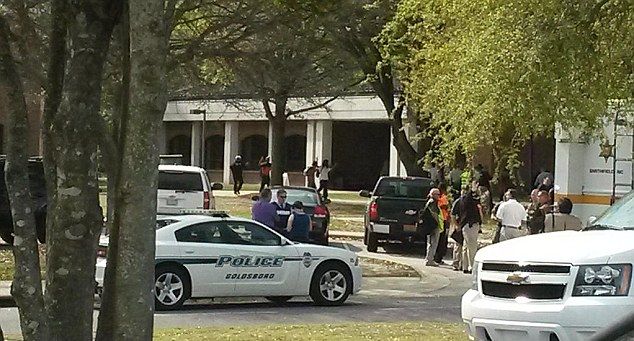 Стрелба в университет, най-малко един убит 