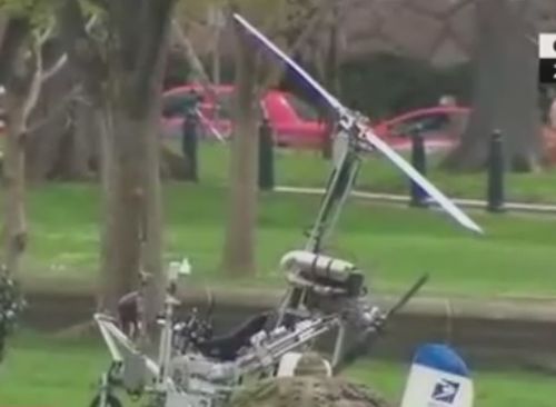 Пощальон кацна с малък хеликоптер до Конгреса във Вашингтон (ВИДЕО)