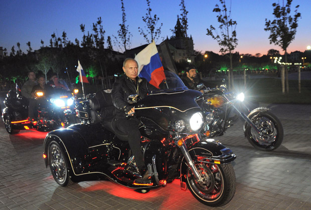 „Нощните вълци“ на Путин нахлуват в София по обед, протестъри ги причакват до „Св. Александър Невски“! Ще има ли ново меле?