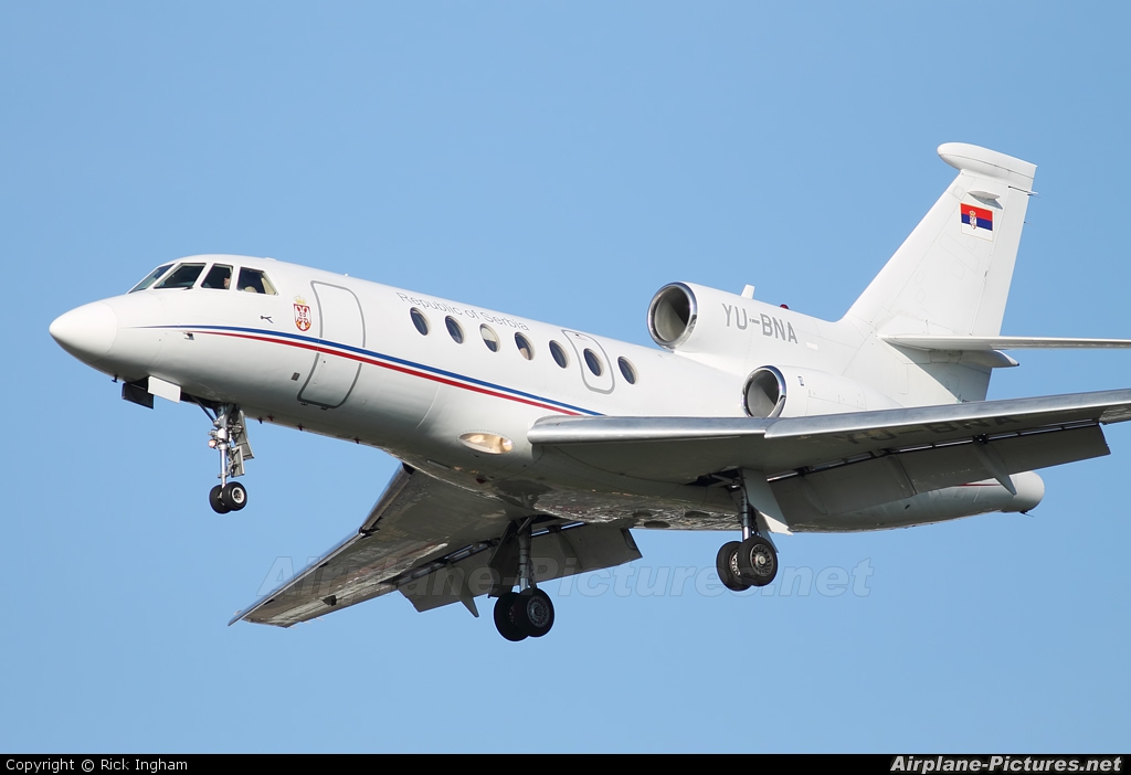 Очевидец: Самолетът на сръбския президент падаше като камък