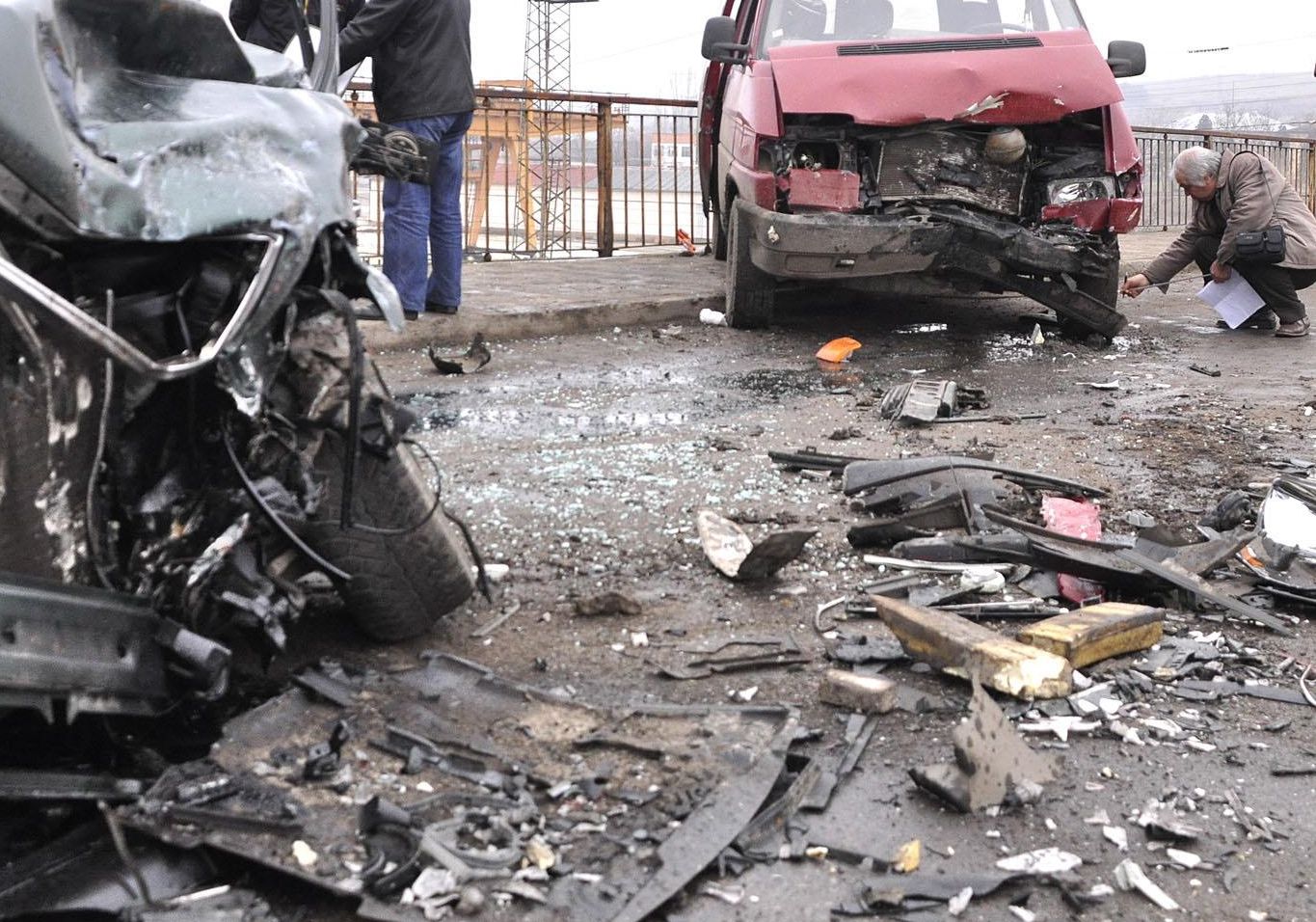 Челен удар между микробус и лека кола на пътя Бургас-Айтос