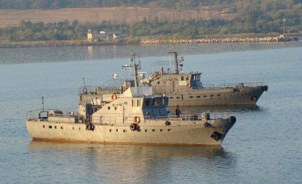 И българи попаднали под предупредителния обстрел на бойните кораби на Иран