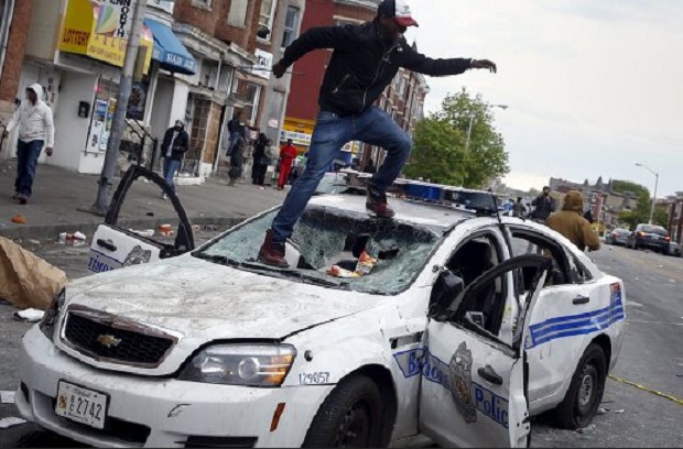 Мафиотските групировки в Балтимор сключиха примирие, за да отмъстят на полицията