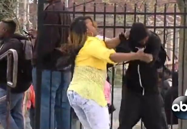 Младеж от безредиците в Балтимор изяде шамарите (ВИДЕО)