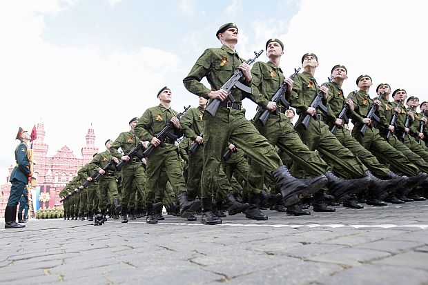 7 милиарда рубли глътнала корупцията в руската армия през 2014 г.
