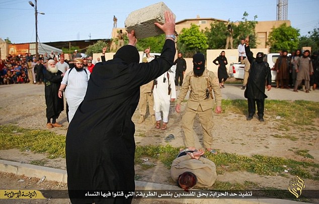 „Ислямска държава” с нова потресаваща екзекуция (СНИМКИ 18+) 