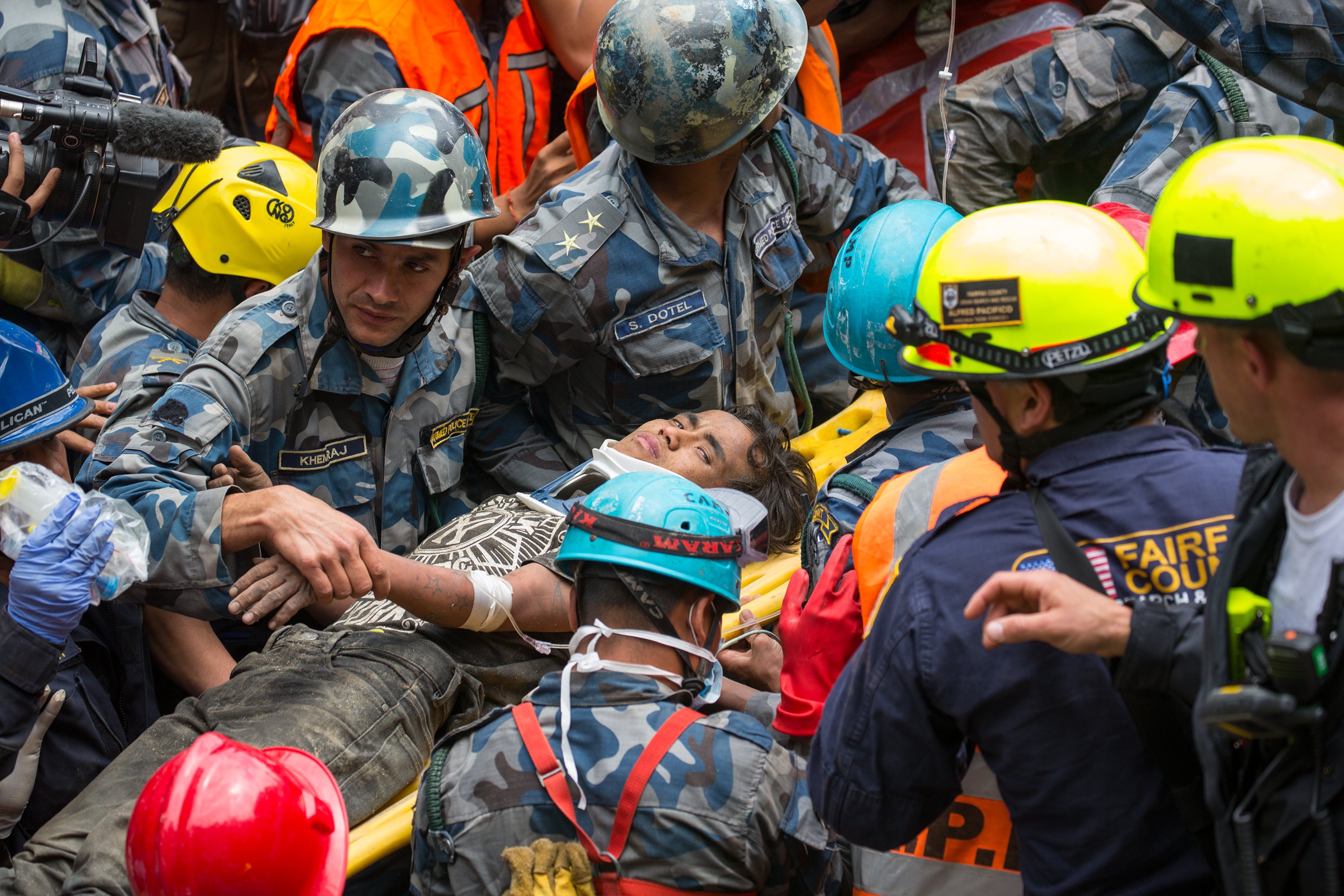 Жертвите в Непал се увеличават