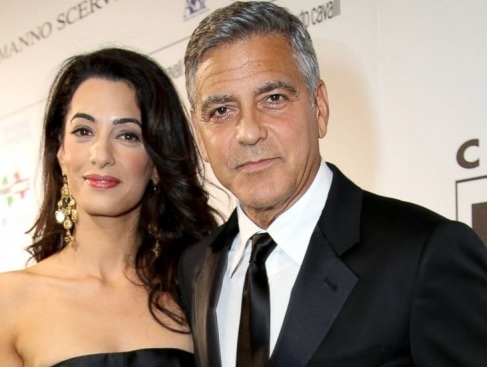 Клуни и Амал чакат бебе