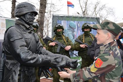 Русия издигна паметник на „любезните хора”