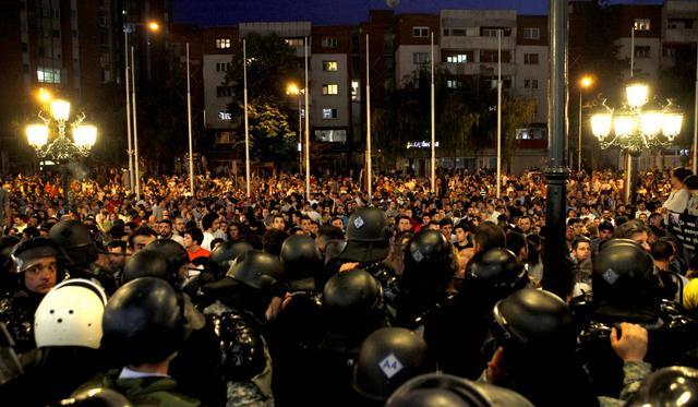 Трети ден протести в Македония