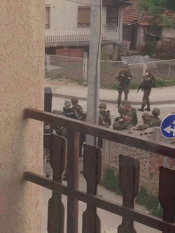 Очевидци за ужаса, който сеят шиптърите в Куманово (СНИМКИ/ВИДЕО)