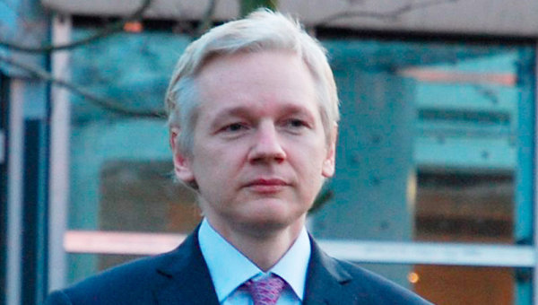 Британската полиция арестува основателя на WikiLeaks Джулиан Асанж (ВИДЕО)