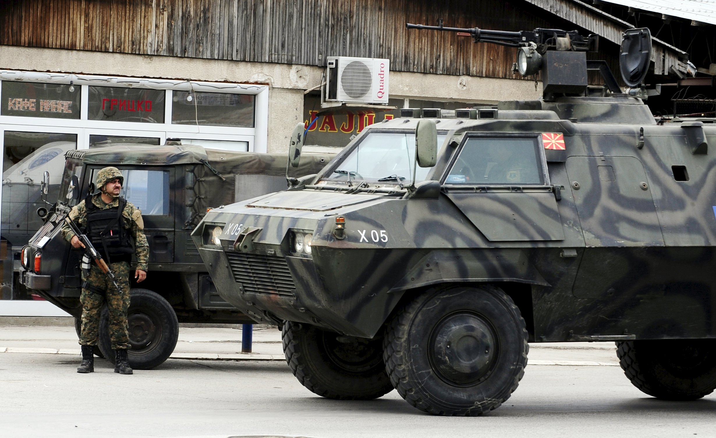 Сръбската армия на бойна нога заради размирно Скопие