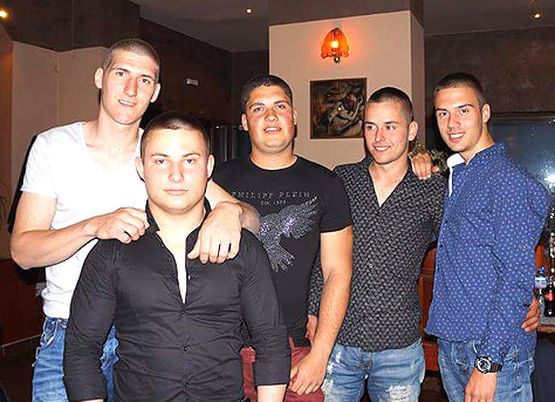 Трагедията в Яхиново: 19-годишният Емил се похвалил с кадри от купона 4 часа преди смъртта си (СНИМКИ)
