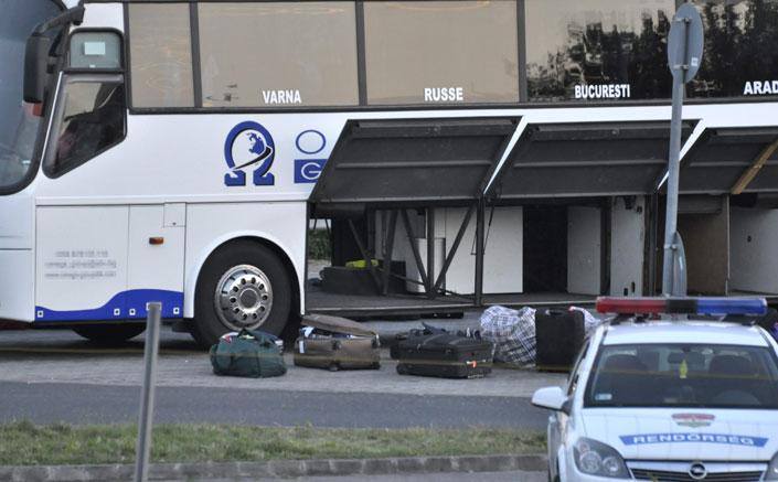 Първо в БЛИЦ: Бутилка със странна течност предизвикала паниката в българския автобус в Будапеща