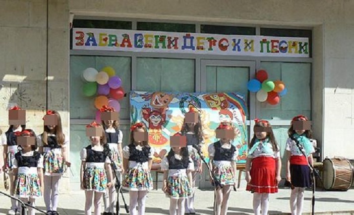 Деца пяха турска песен за 24 май