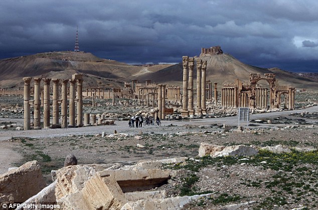 „Ислямска държава“ изби 400 жени и деца в Палмира (СНИМКИ/ВИДЕО 18+)